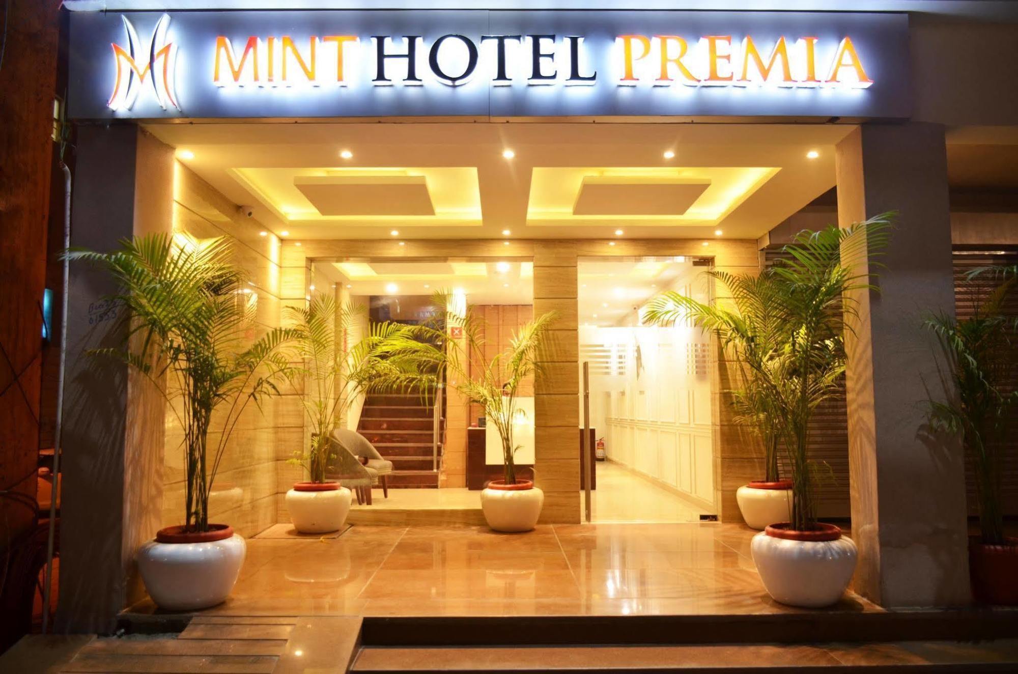 Mint Hotel Premia Chandigarh, Zirakpur Exterior photo
